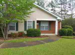 715 Chancery Ln, Aberdeen, NC 28315