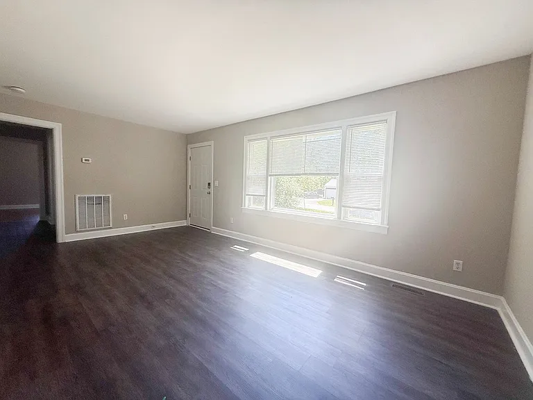 1335 Woodland Ave — Photo 4