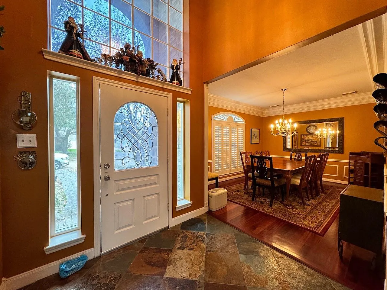 4 bed, 3.5 bath, 3325 sqft, $2,300 — Photo 3