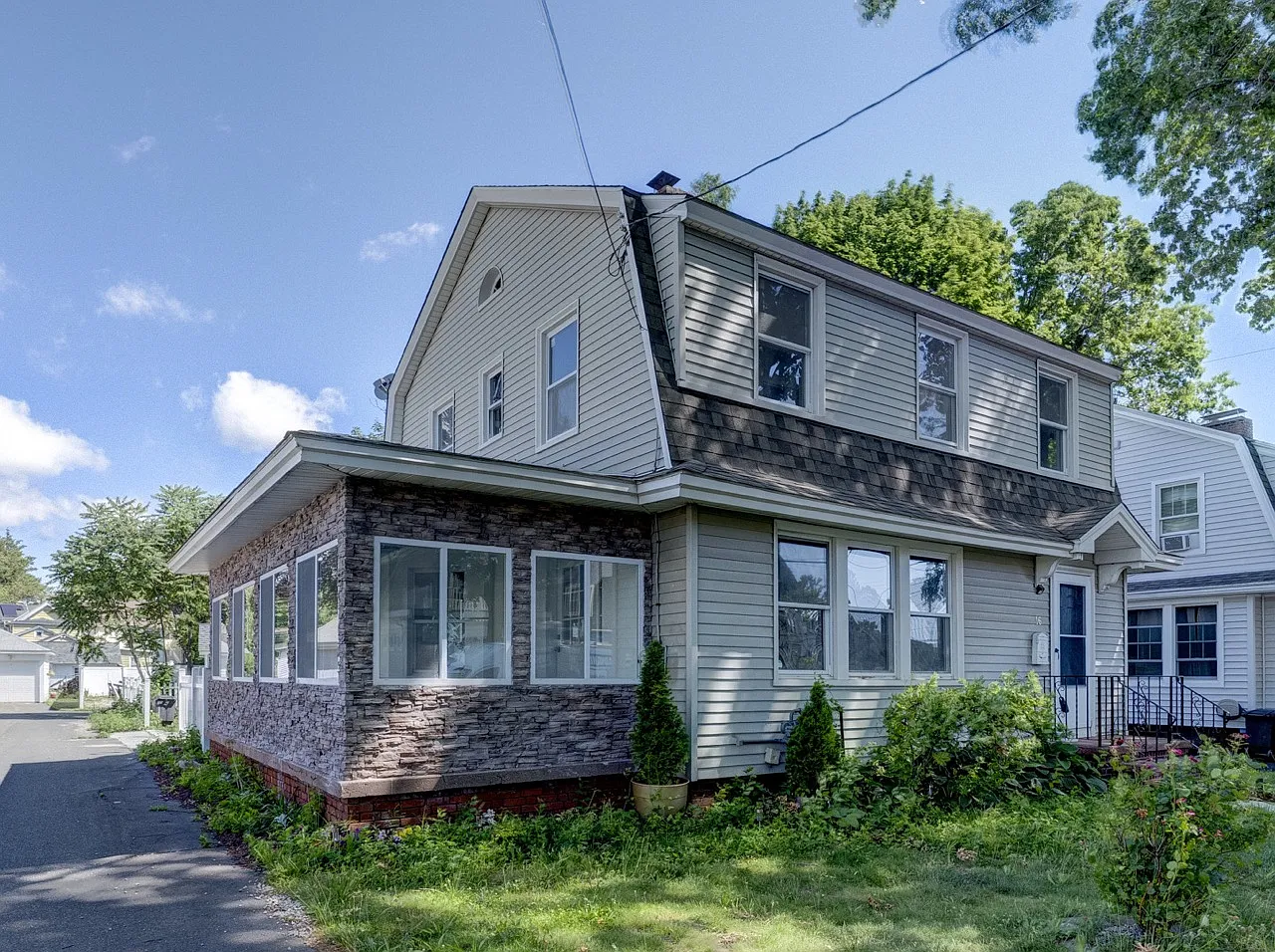 4 bed, 1354 sqft, $3,400 — Photo 3