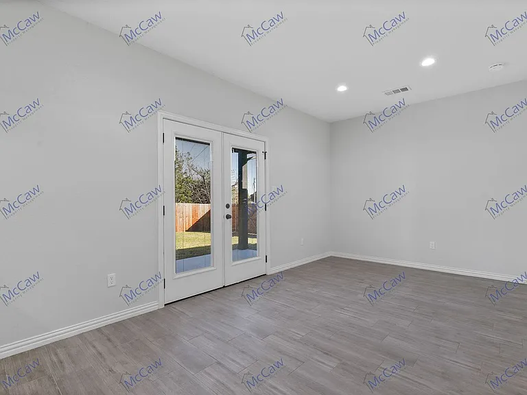 2524 Creek Dr — Photo 6