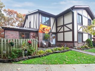 194 Skyline Dr, Coram, NY 11727