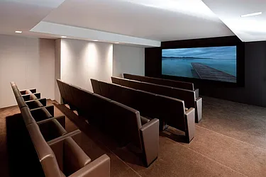 Rented by R New York