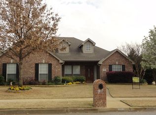 8120 Beverly Dr, North Richland Hills, TX 76182