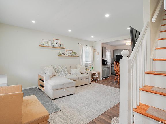 5th image of 2 Stuart Avenue
