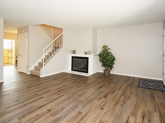 4th image of 9045 E Oxford Dr