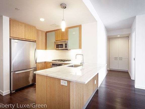 3rd image of 200 N End Ave #9EF