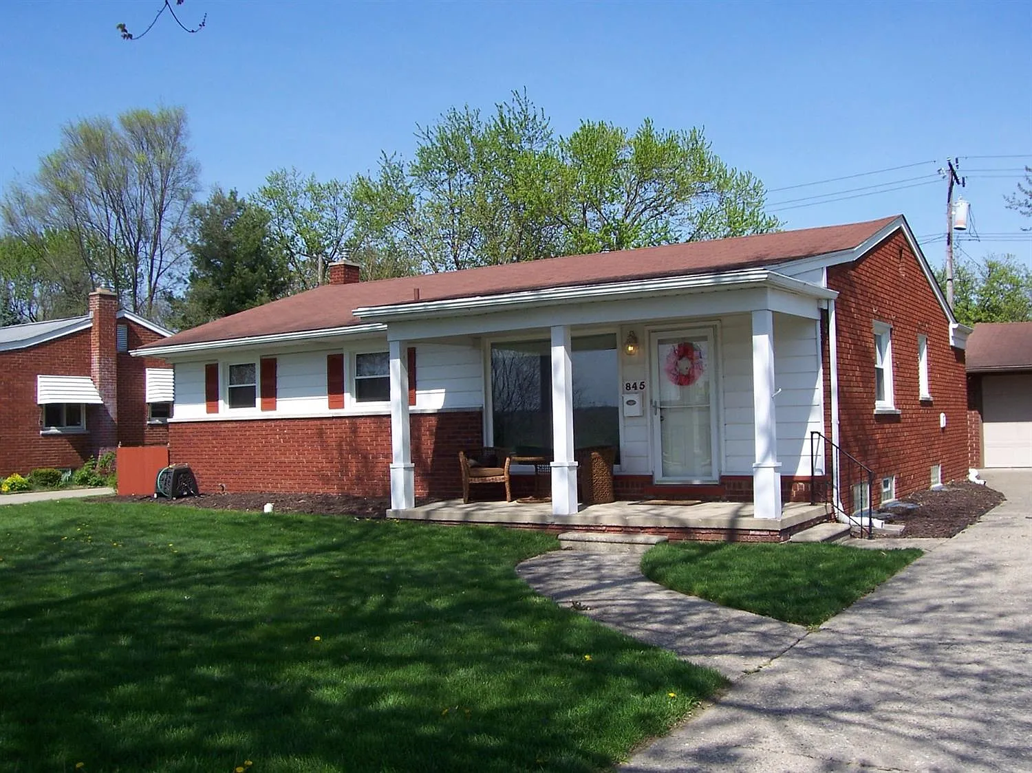 845 Grove Rd photo 1