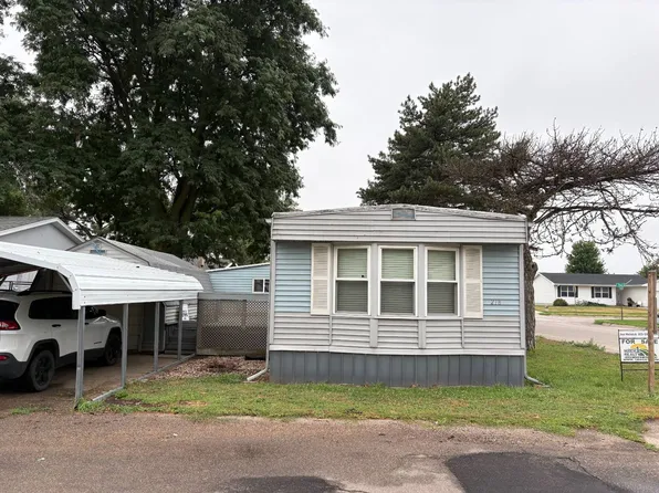 820 S Pine Ave Trlr 218, Hastings, NE 68901