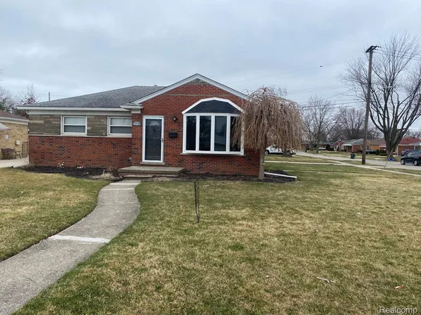 21720 E Thirteen Mile Rd, Saint Clair Shores, MI 48082