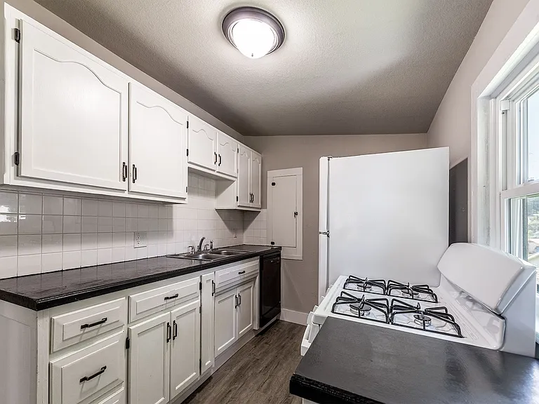 2905 Olive St — Photo 18