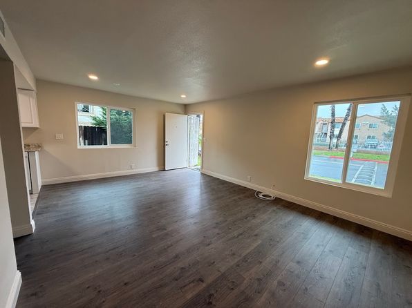 28240 Via Princesa APT B