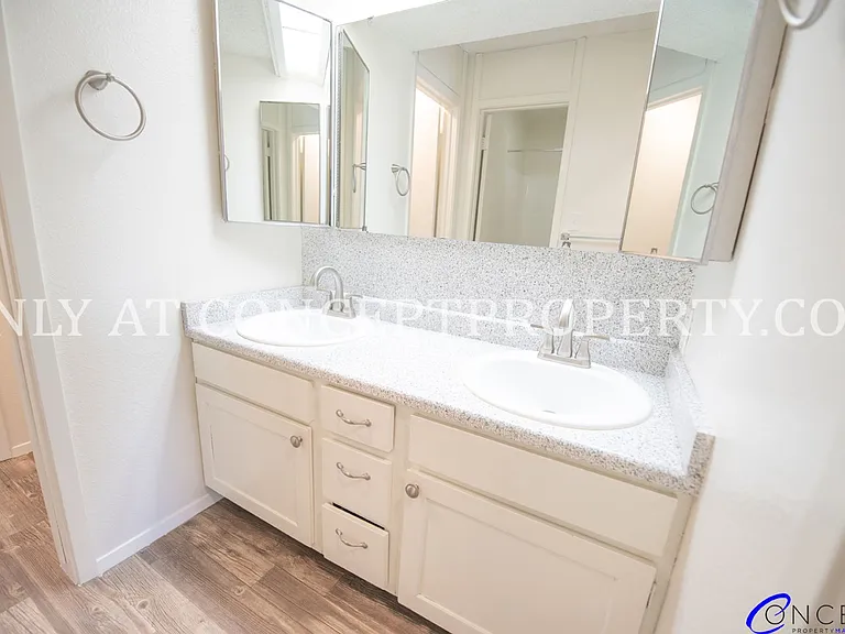Foothill Terrace — Photo 183