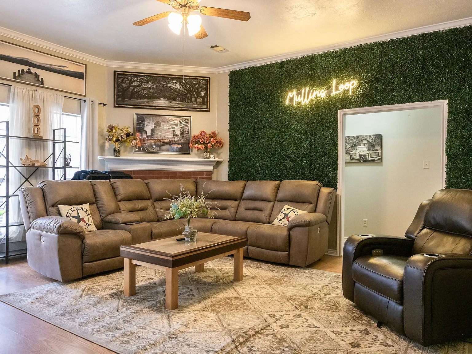 3 bed, 1451 sqft, $2,850 — Photo 1