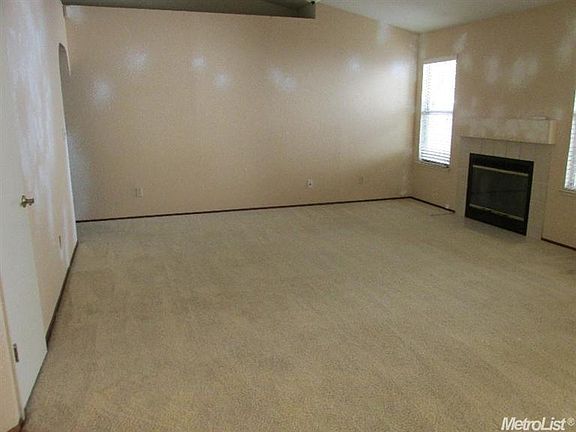 4th image of 9387 Soaring Oaks Dr