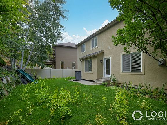 2nd image of 10394 N Bayhill Dr