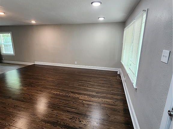 4th image of 5729 Mersington Ave