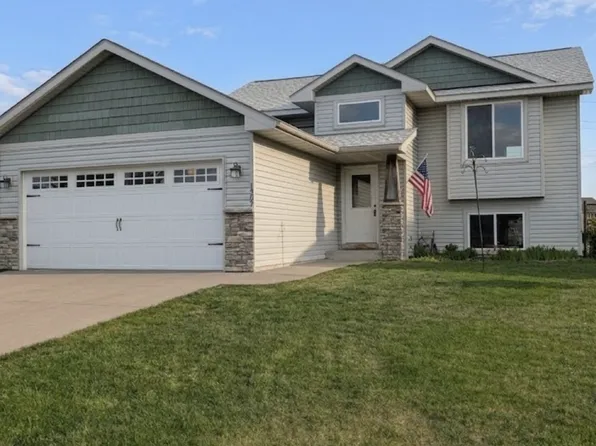 1307 Osprey Ct, New Richmond, WI 54017