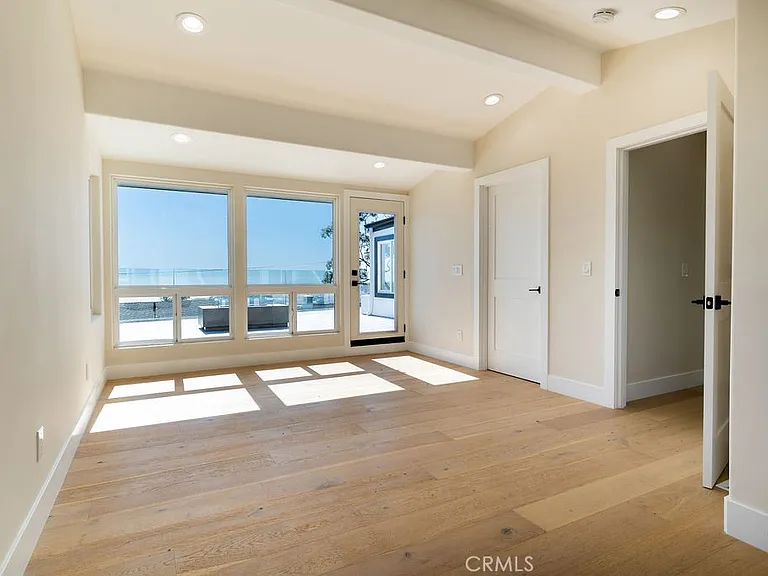 2850 Zell Dr — Photo 24
