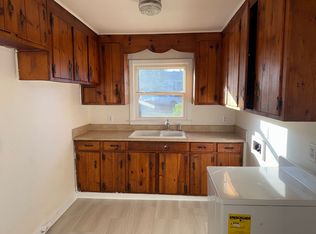 1520 Effingham Rd, Charlotte, NC 28208