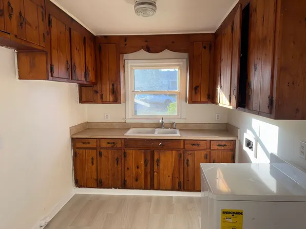 1520 Effingham Rd, Charlotte, NC 28208