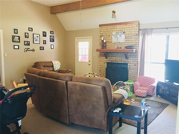 4th image of 2158 Wren Ln