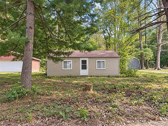 2nd image of 1277 East Ave