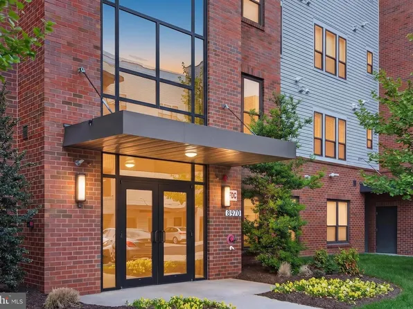 8970 Fascination Ct APT 215, Lorton, VA 22079