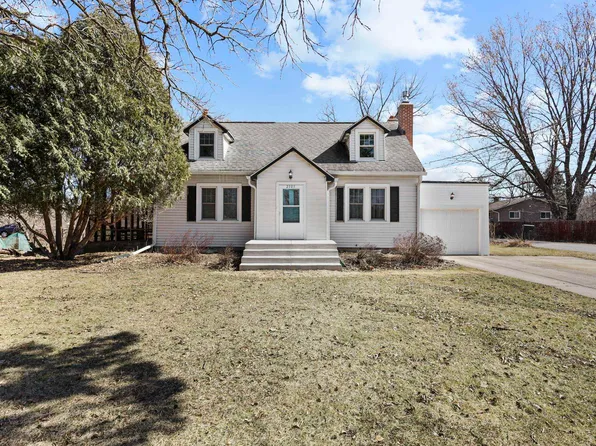 2505 Badger Ln, Madison, WI 53713