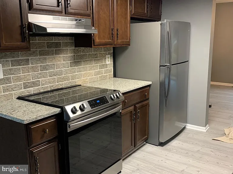 8262 Vernon St — Photo 4
