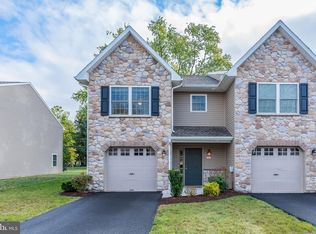 354 Melbourne Ln, Mechanicsburg, PA 17055