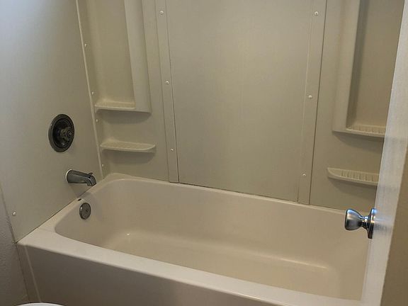 5th image of 4026 Wabash Ave #3