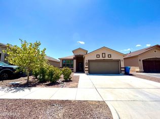147 N Manzanita Dr, El Paso, TX 79928
