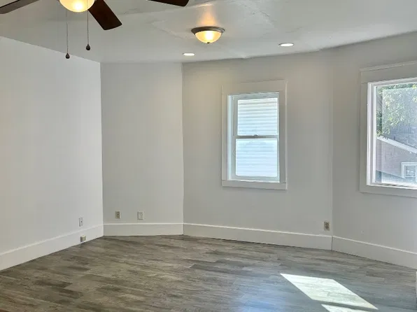 730 W Jefferson St APT 2, Springfield, IL 62702