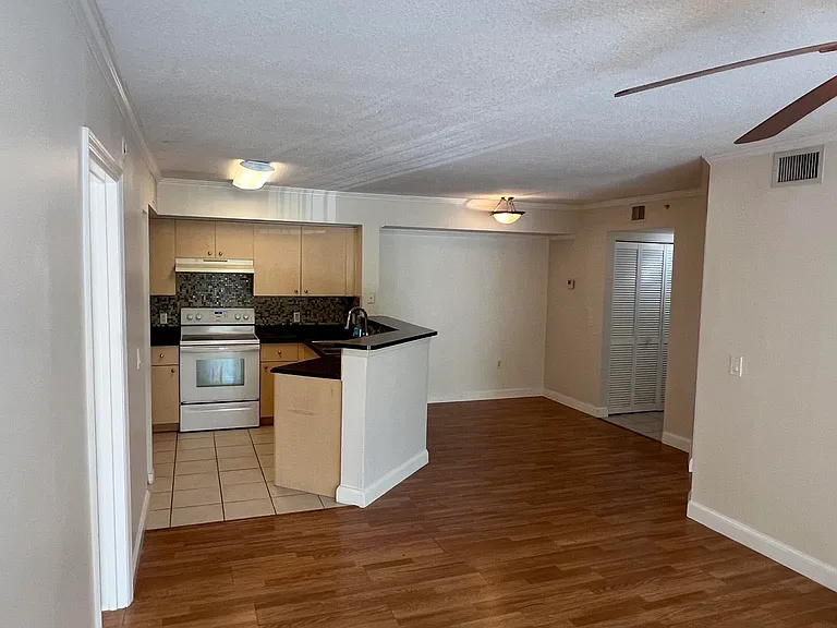 4021 San Marino Blvd #205 — Photo 16