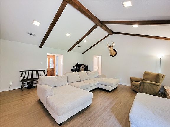4th image of 24802 Lori Ln