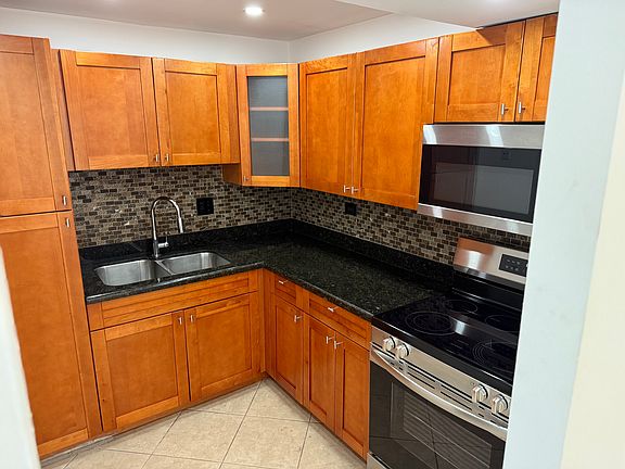 5th image of 1720 NW North River Dr APT 204