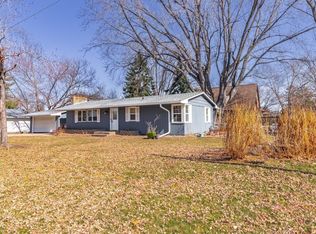 2210 Fernwood St, Roseville, MN 55113