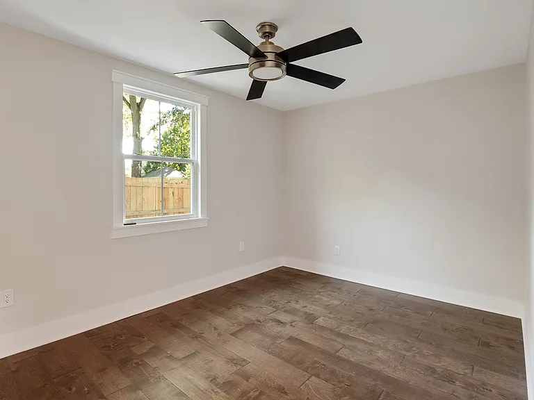 519 Thorn Ridge Cv — Photo 14