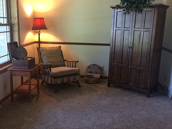 Dining Room / Computer Room