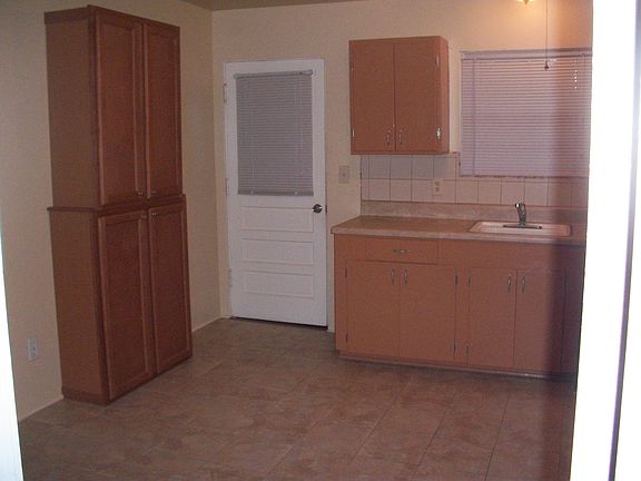 Kitchen (Back Door to laundry rm & garage)