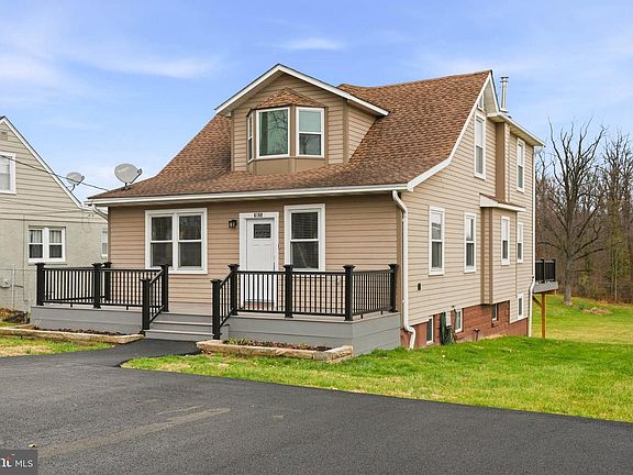 3rd image of 6108 Shady Spring Ave
