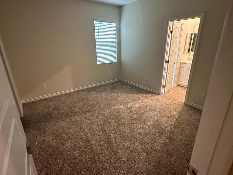 9767 Mojave Mountain St — Photo 15