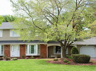 2902 Greenbriar Ln, Allentown, PA 18103