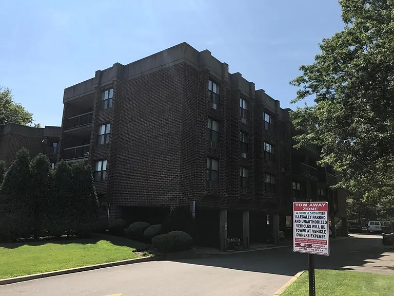 380 Fulton St — Photo 2