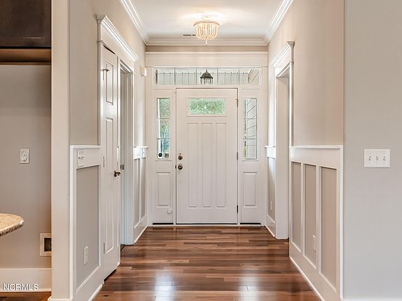 4th image of 4830 Charter Oak Drive