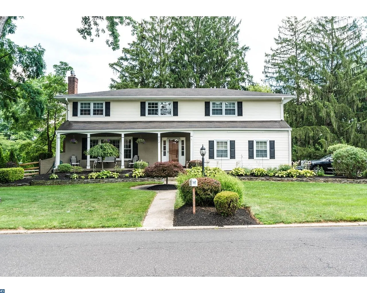 572 Kings Rd photo 1