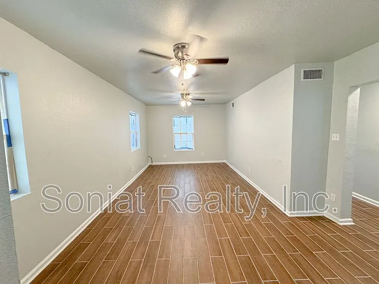 3433 Lasalle St — Photo 9