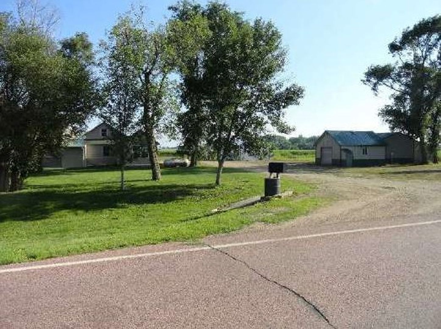 45461 280th St, Parker, SD 57053