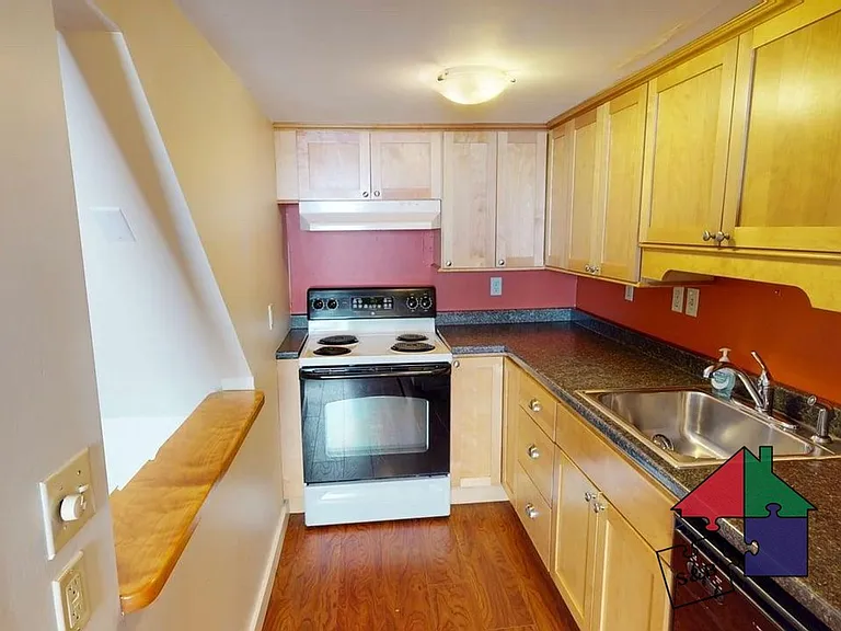 267 Elm St — Photo 10